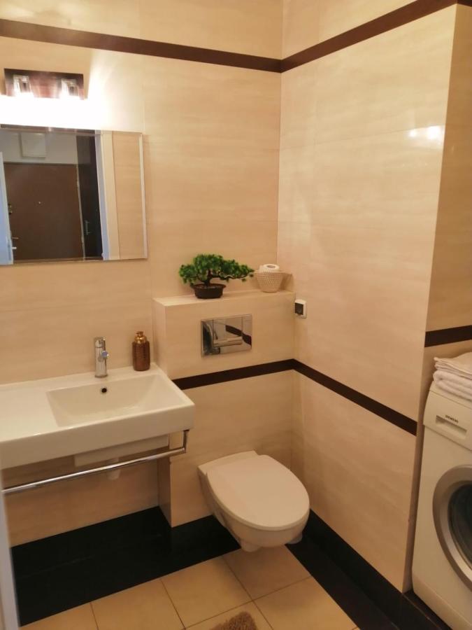 Apartamento Sloneczny Apartament Bluszczanska Varsovia Exterior foto